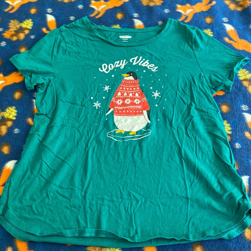 Womens Old Navy Everywear Large L Cozy Vibes Winter themed Tee Shirt